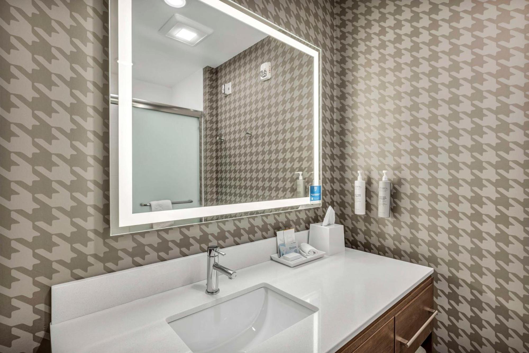 Home2 Suites By Hilton Raleigh West Lenovo Center Luaran gambar